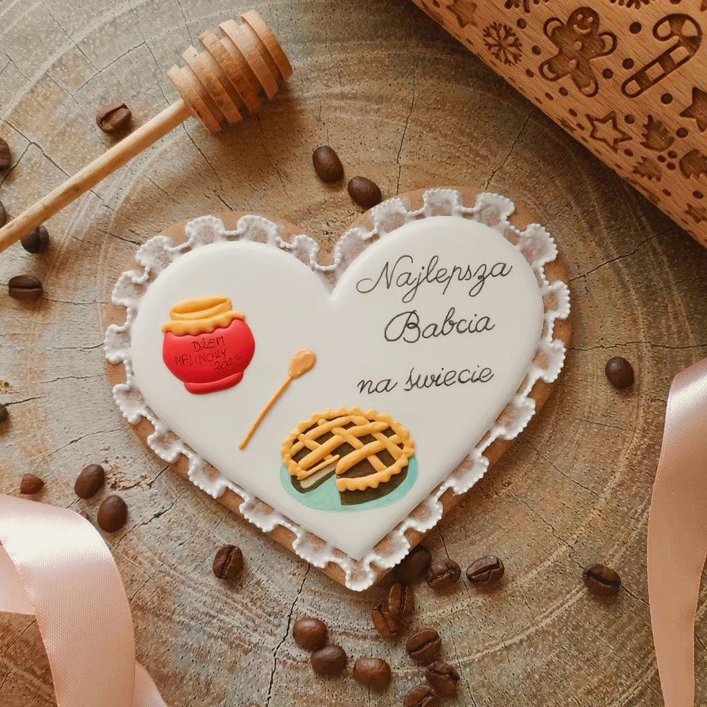 dzień babci, pierniczki, co dla babci na prezent, najlepsza babcia na świecie, prezent na dzień babci