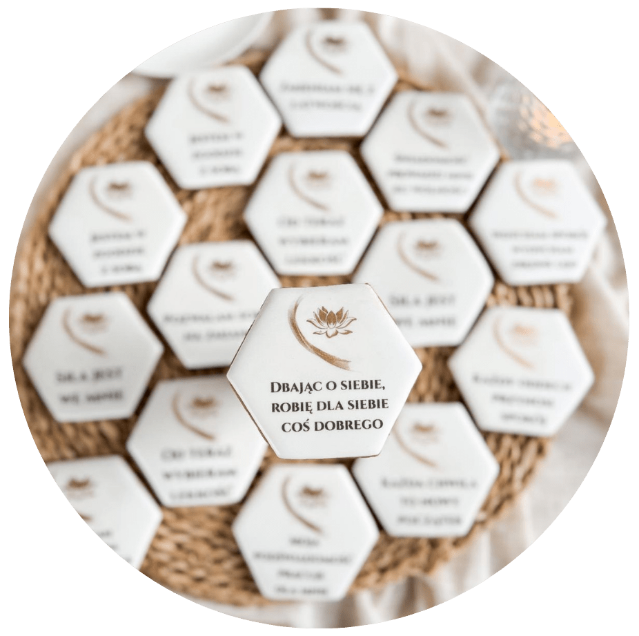 pierniczki, co na prezent na urodziny, firmowe upominki, pierniczki firmowe