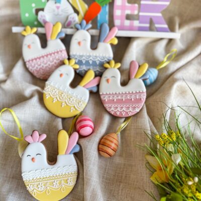 Kurka wielkanocna<br>z koronką