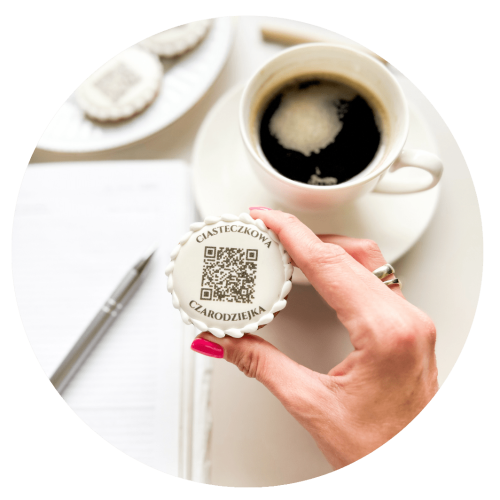 pierniczki, upominki firmowe, pierniki z logo, świąteczne upominki, branding, kod QR